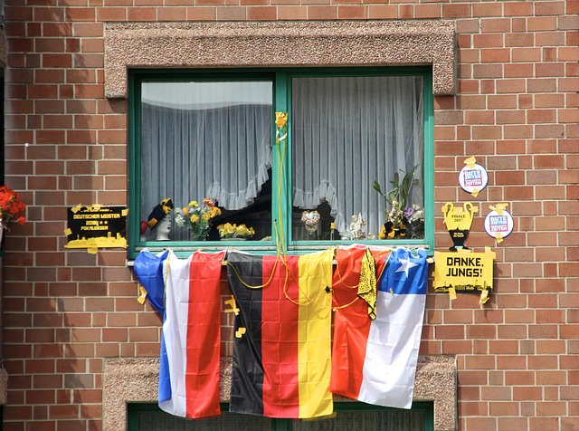 发起猛攻 发起猛攻